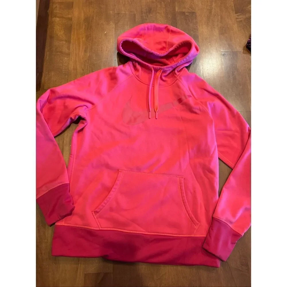 Woman’s Nike Therma fit size L